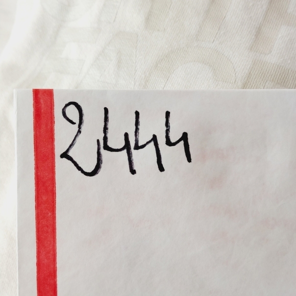 The North Face Women's White Cotton White Chest Logo Hoodie P2444 - Picture 9 of 9